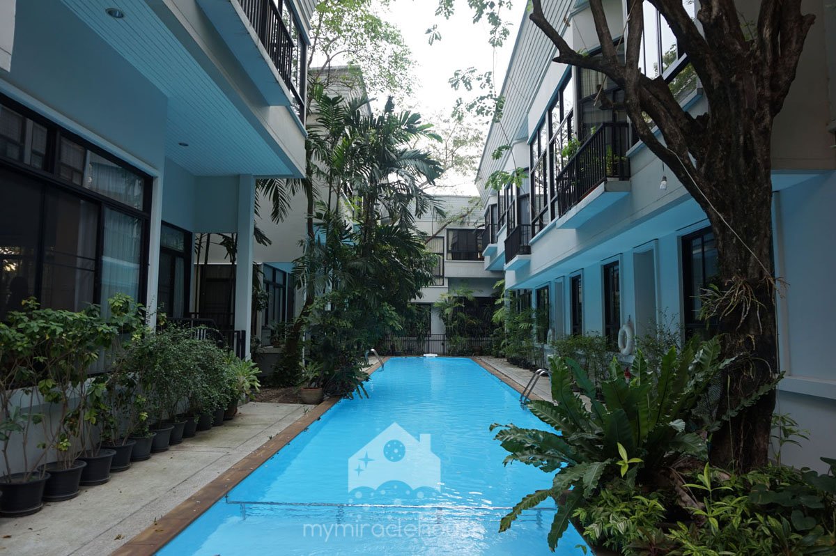 Pet friendly 4 Bedroom house for rent near BTS Thong Lo.