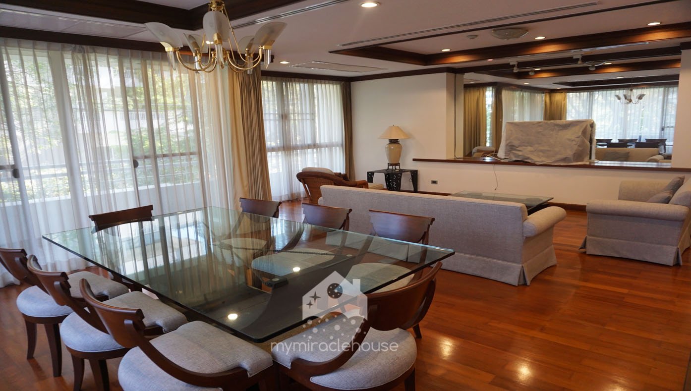 Spacious 2 bedroom apartment for rent in Sathorn.