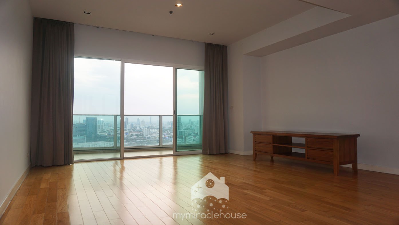 Partly-furnished 3 bedroom for rent in Millennium Residence.
