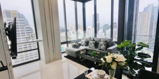 Fully-furnished 2 bedroom for rent in Ashton Silom.