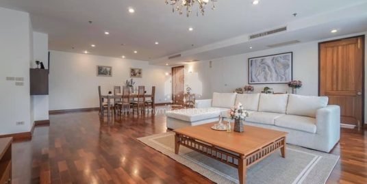 Spacious 2 bedroom for rent in Yenakart, Sathorn Bangkok.