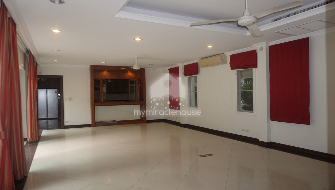 House for rent in secured compound with private pool, Thong Lo.