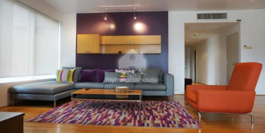 Spacious 1 bedroom for rent in Langsuan Ville, Chidlom BTS.