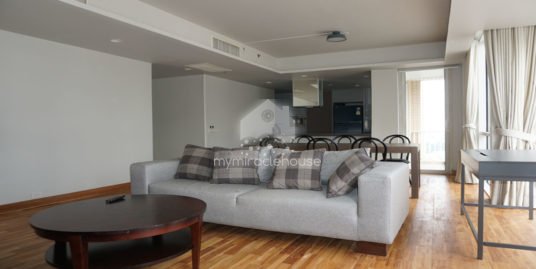 2 bedroom for rent in Langsuan Ville closed to BTS Chidlom.