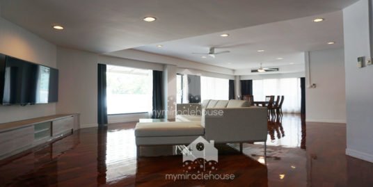 Pets friendly fully-furnished penthouse for rent with big terrace.