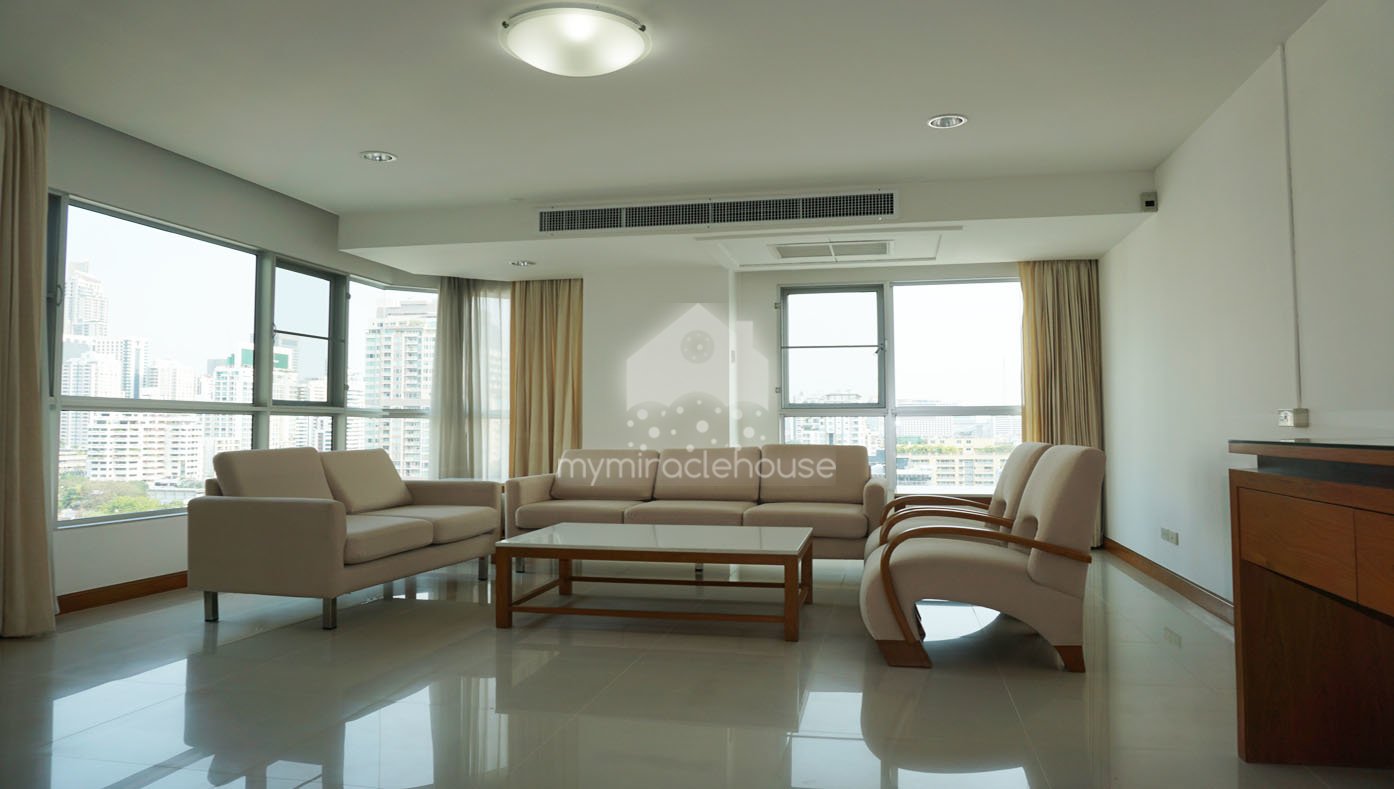 Fully-furnished 3 bedroom for rent closed to BTS Phrom Phong.