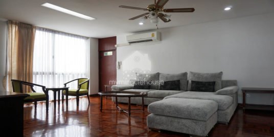 Petfriendly building for rent in Phrom Phong, 2 bedroom.