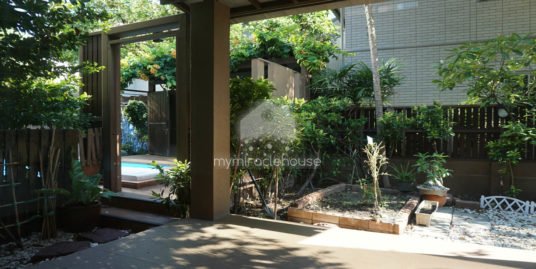 Pet-friendly 4 bedrooms house for rent in compound with shared pool.