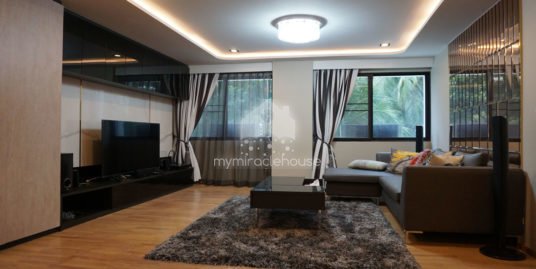 Renovated 3 bedrooms for rent closed to BTS Ploenchit.