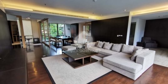 ฺBeautiful 3 bedrooms for rent in Domus Sukhumvit 18 BTS Asoke.