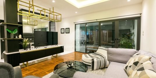 Townhouse for rent in compound located on Sukhumvit 39.