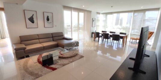 Fully-furnished 3 bedrooms for rent in Fullerton Sukhumvit.