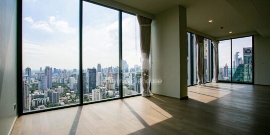 Brand new 3 bedrooms for rent on high floor in Celes Asoke.