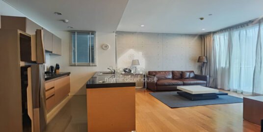 Fully-furnished 3 bedrooms for rent in Wind Sukhumvit 23.