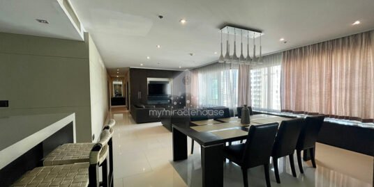 Fully-furnished 3 bedrooms for rent in The Emporio Place Sukhumvit 24.