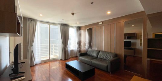 Spacious 1 bedroom for rent waling distance to BTS Phrom Phong.