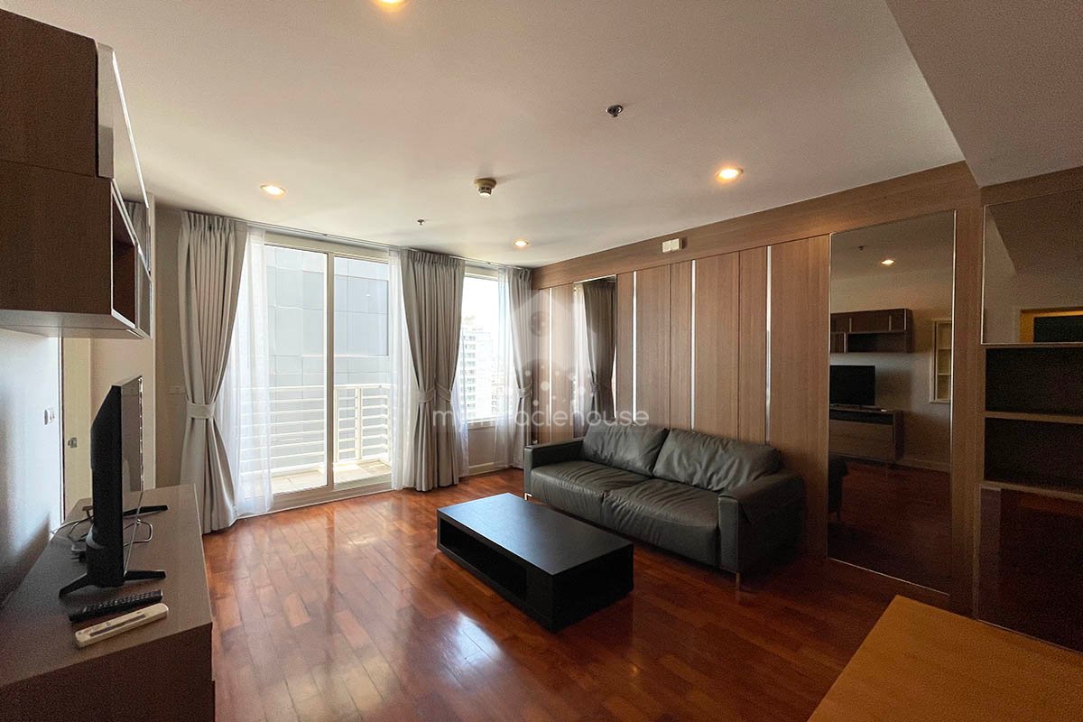 Spacious 1 bedroom for rent waling distance to BTS Phrom Phong.