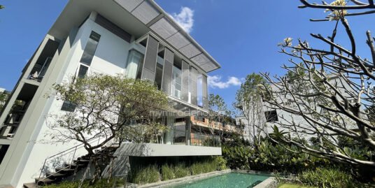 House for rent in secured compound with private pool on Phetchaburi Rd.