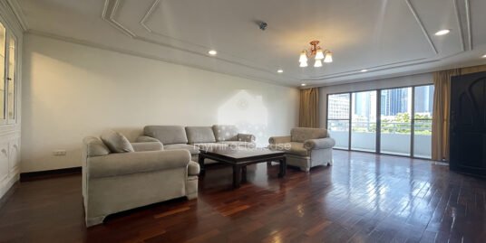 Spacious 3 bedrooms for rent walking distance to BTS Phrom Phong.