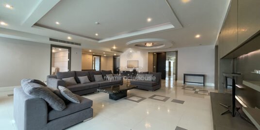 Fully-furnished 4 bedrooms for rent in Phrom Phong pets allowed.