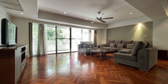 4 bedrooms for rent in Phrom Phong with greenery view.